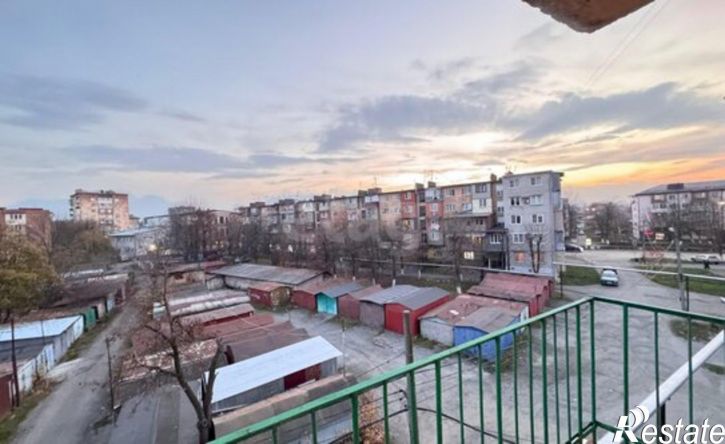 2-комн квартира пл 50 летия Октября, 4,  д. 4