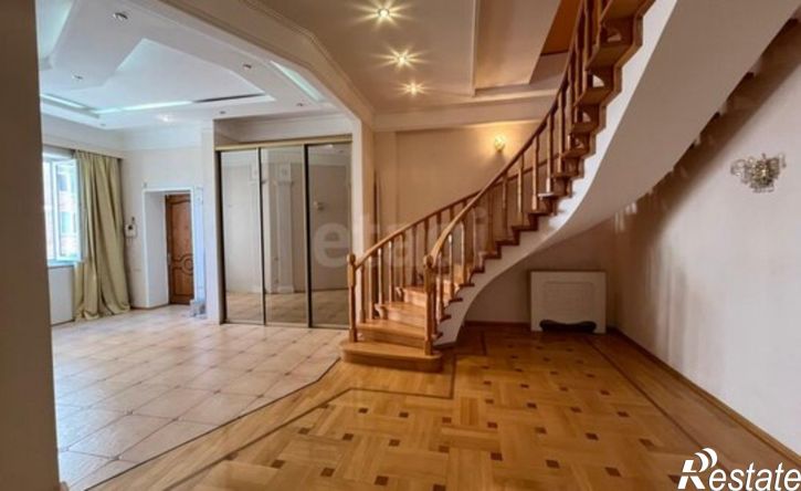 4-комн квартира пр-кт Коста, 240,  д. 240