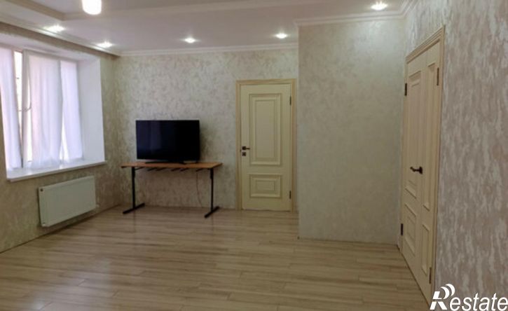 4-комн квартира улица Курсантов-Кировцев, 13В,  д. 13В