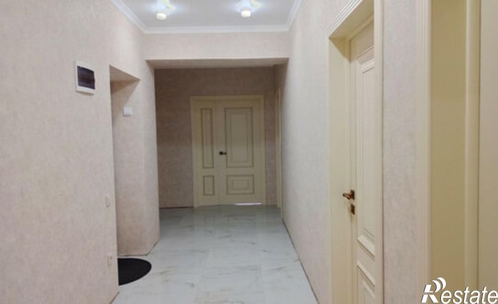 4-комн квартира улица Курсантов-Кировцев, 13В,  д. 13В