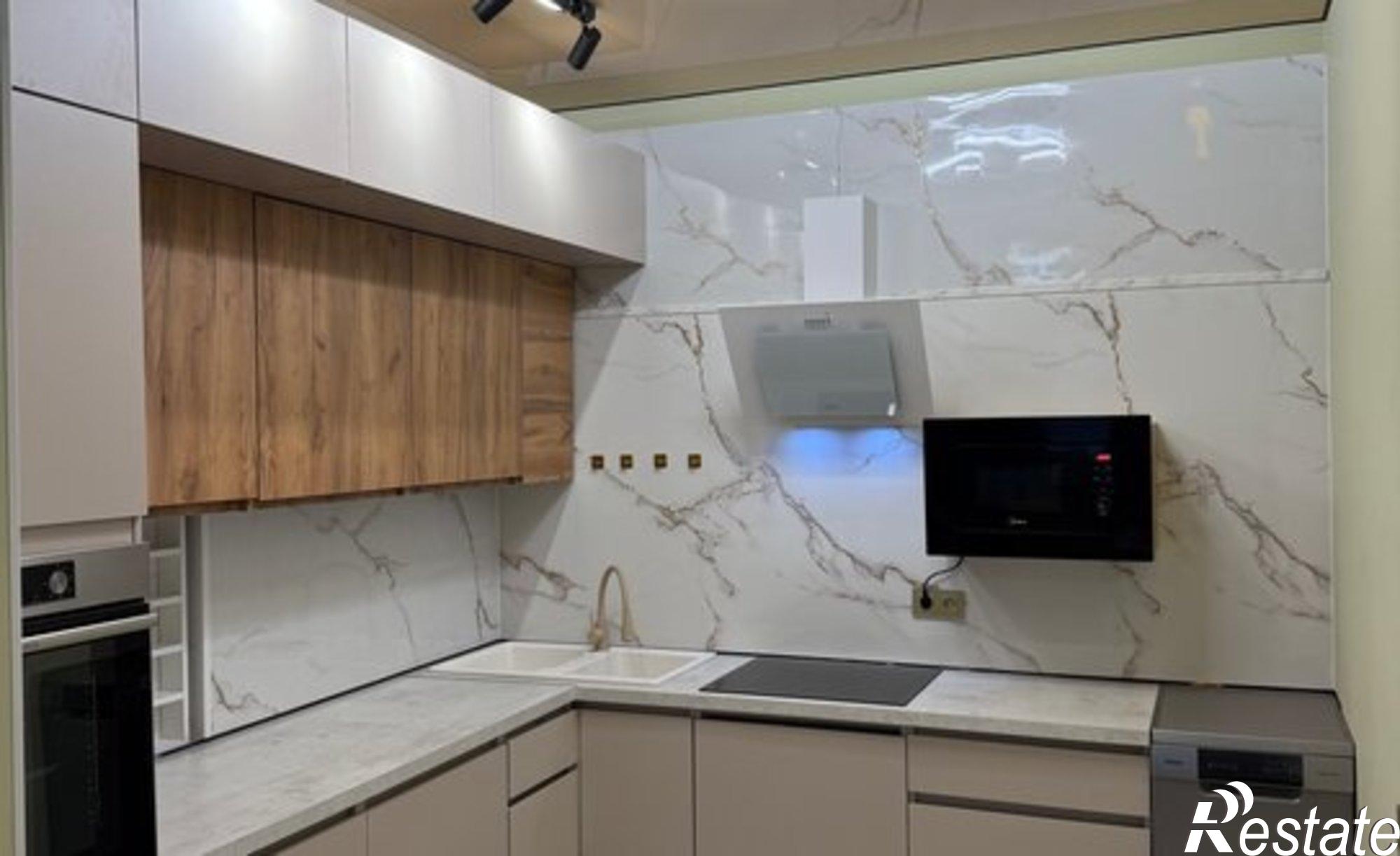 Купить квартиру за 9 595 000 рублей на ул Астана Кесаева, 44В 4