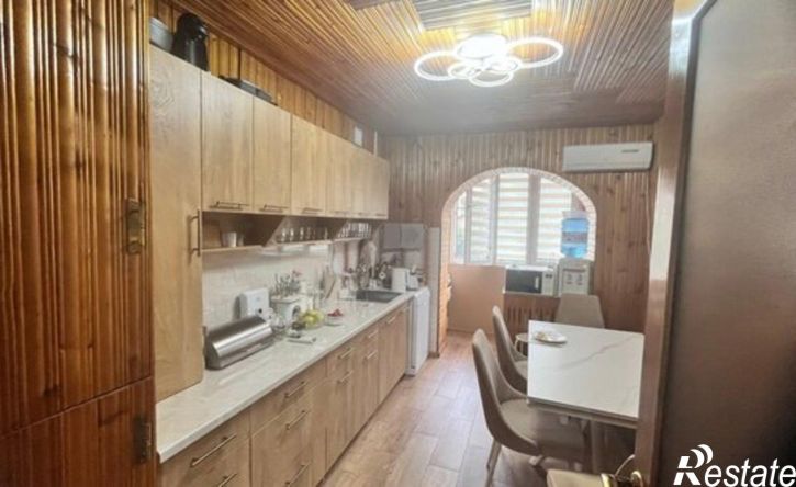 3-комн квартира улица Генерала Дзусова, 38,  д. 38
