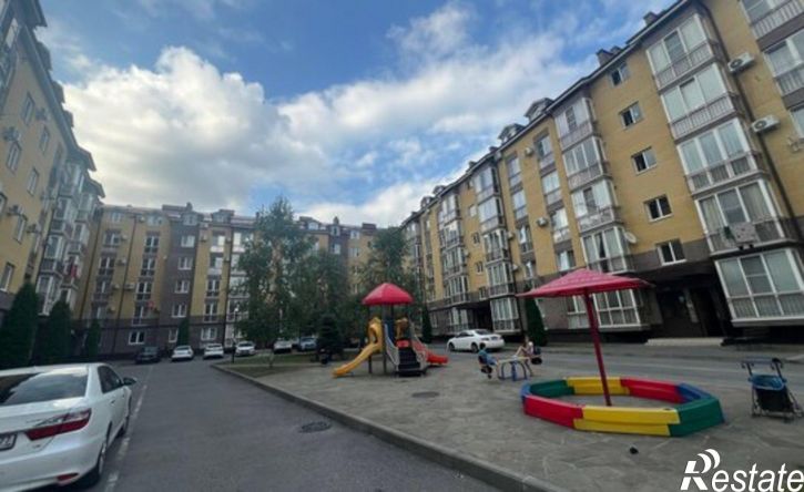 3-комн квартира ул Шамиля Джикаева, 5Б,  д. 5Б