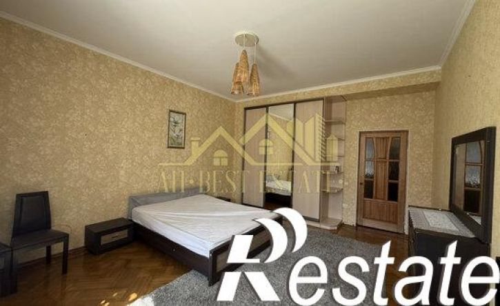 3-комн квартира улица Церетели, 11,  д. 11