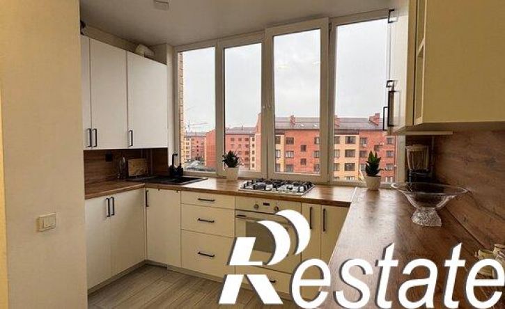 3-комн квартира улица Курсантов-Кировцев, 26 к6,  д. 26 к6