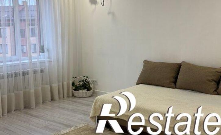 3-комн квартира улица Курсантов-Кировцев, 26 к6,  д. 26 к6