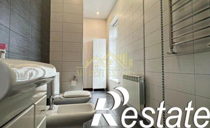 3-комн квартира улица Кирова, 20,  д. 20