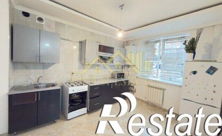 4-комн квартира улица Ларионова, 19,  д. 19