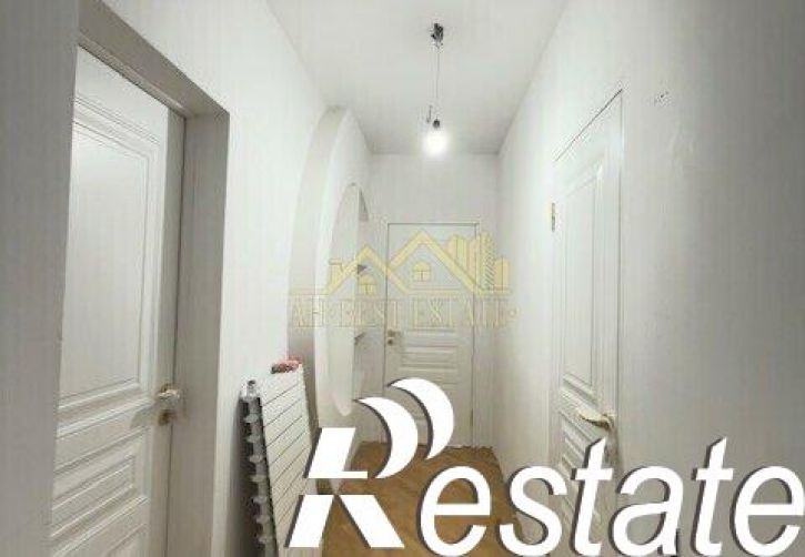 4-комн квартира улица Ларионова, 19,  д. 19