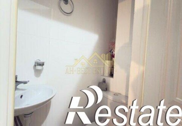 4-комн квартира улица Ларионова, 19,  д. 19