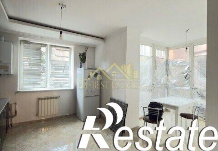 4-комн квартира улица Ларионова, 19,  д. 19