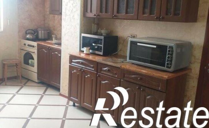 3-комн квартира улица Гагкаева, 1,  д. 1